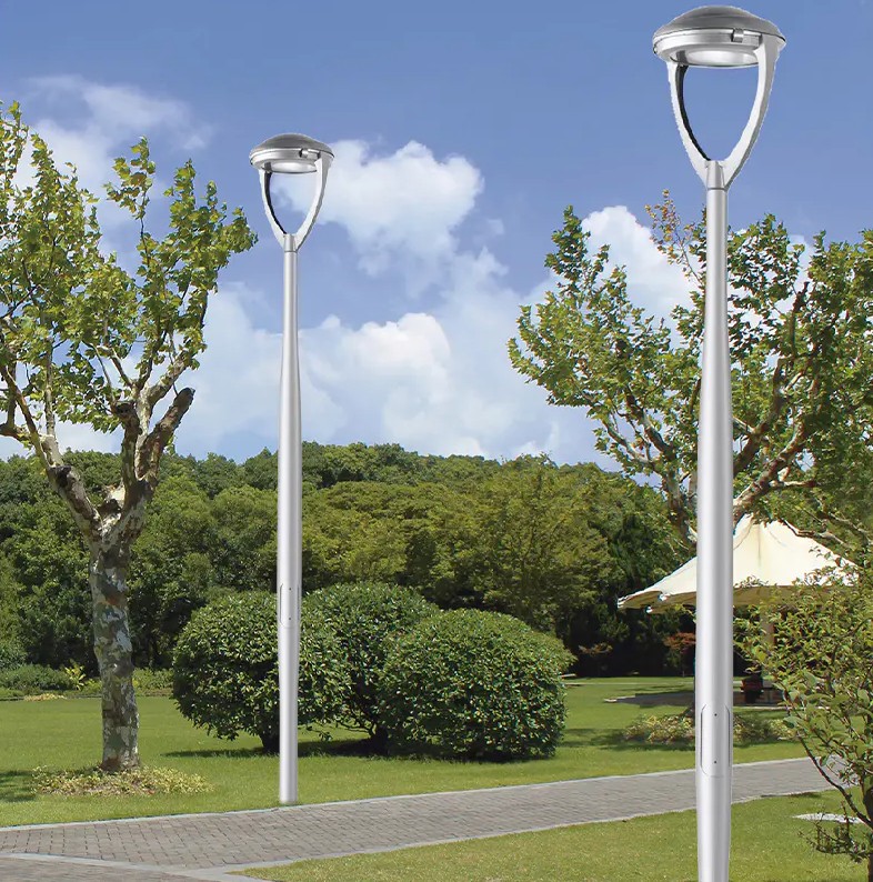 Guida all'altezza dei pali della luce: altezze standard per strade, giardini e pali alti